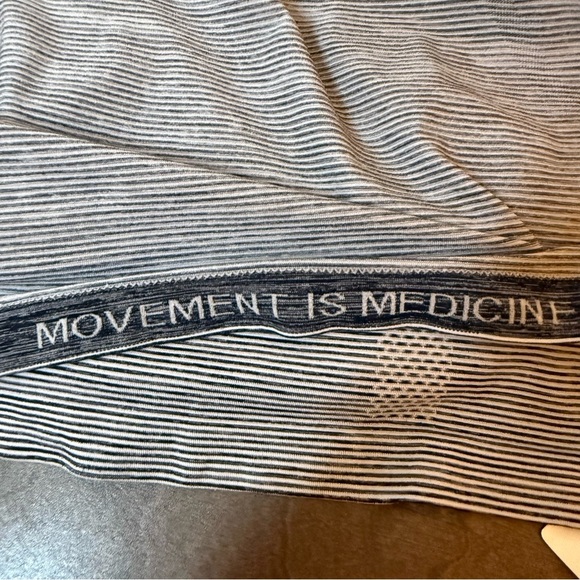 Lululemon Athletica | Swiftly Tech | We Are From Space White | Short Sleeve Tee - Picture 8 of 8